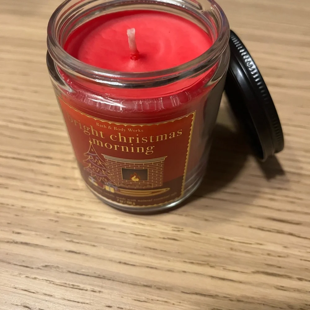 Bath & Both Works Single Wick Candle. Bright Christmas Morning.